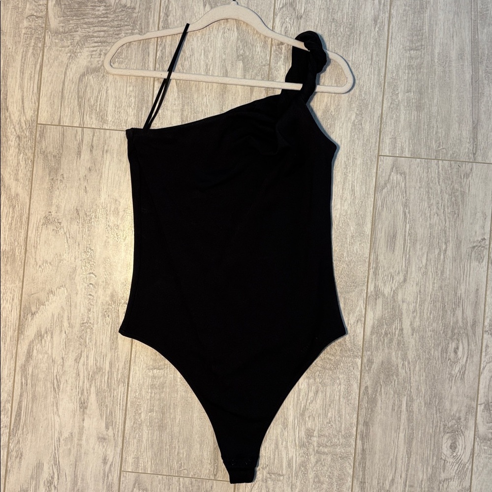 Aritzia Contour Black One Shoulder Bodysuit